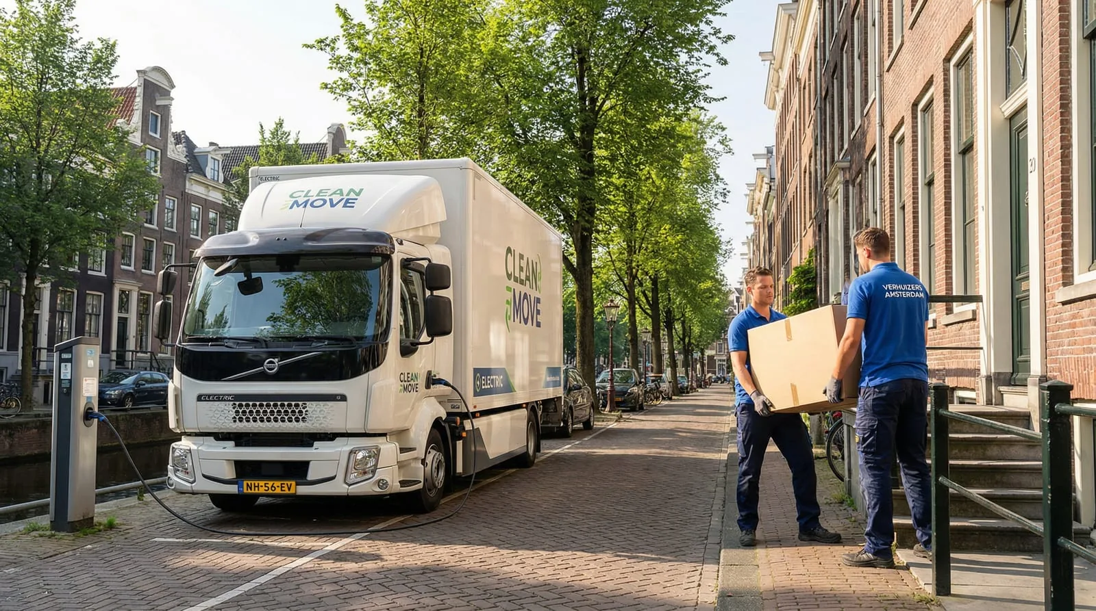 Camion de déménagement électrique dans une rue néerlandaise avec des déménageurs